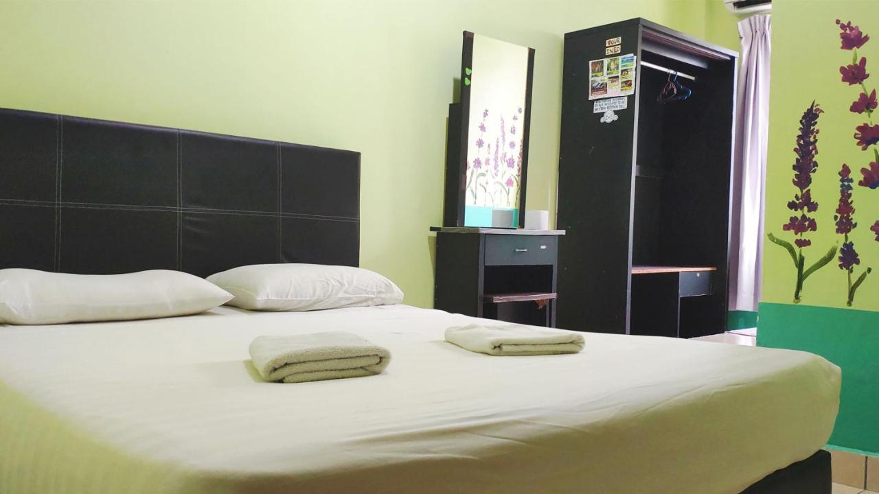 Borneo Gaya Lodge Kota Kinabalu Ngoại thất bức ảnh