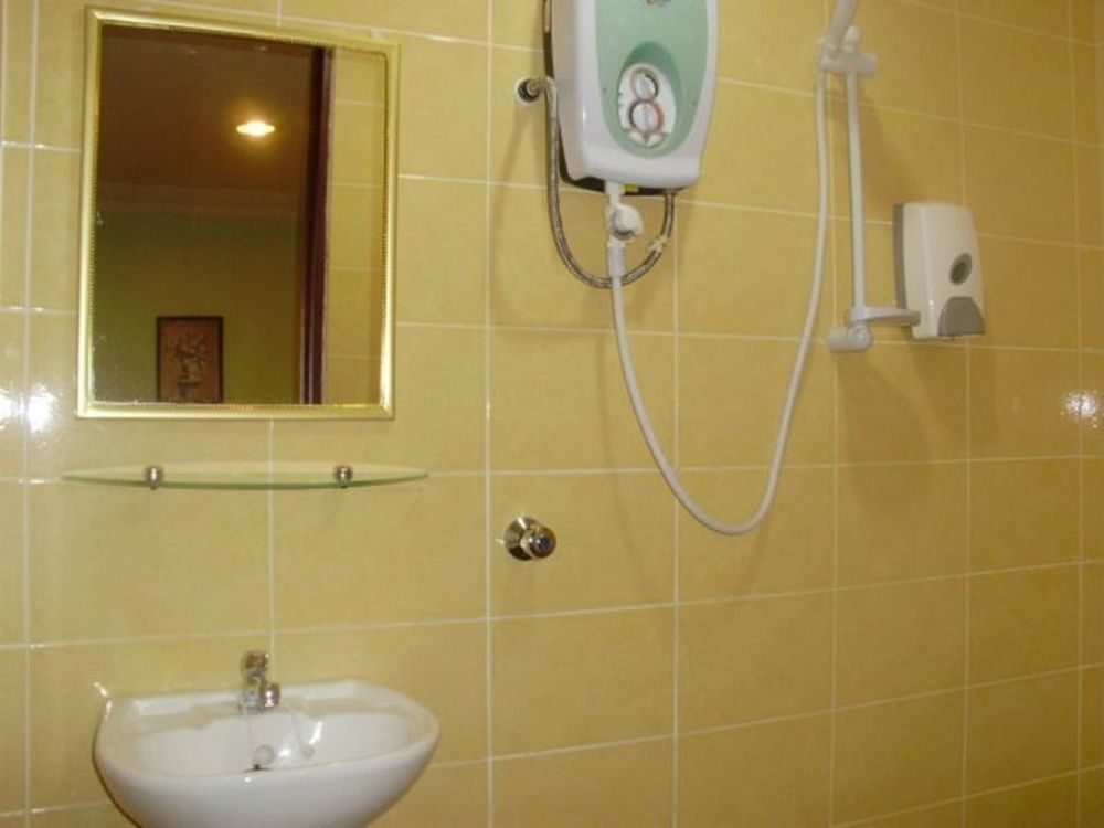 Borneo Gaya Lodge Kota Kinabalu Ngoại thất bức ảnh