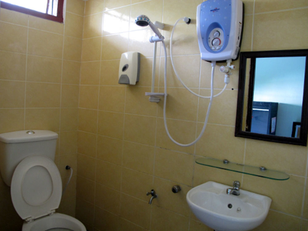 Borneo Gaya Lodge Kota Kinabalu Ngoại thất bức ảnh