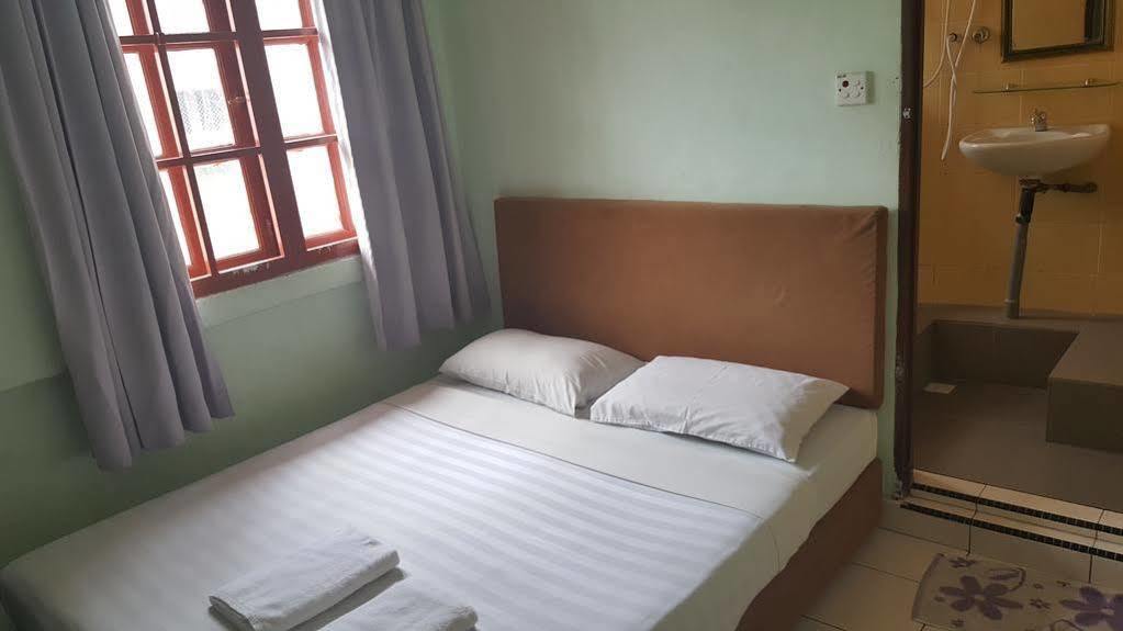 Borneo Gaya Lodge Kota Kinabalu Ngoại thất bức ảnh